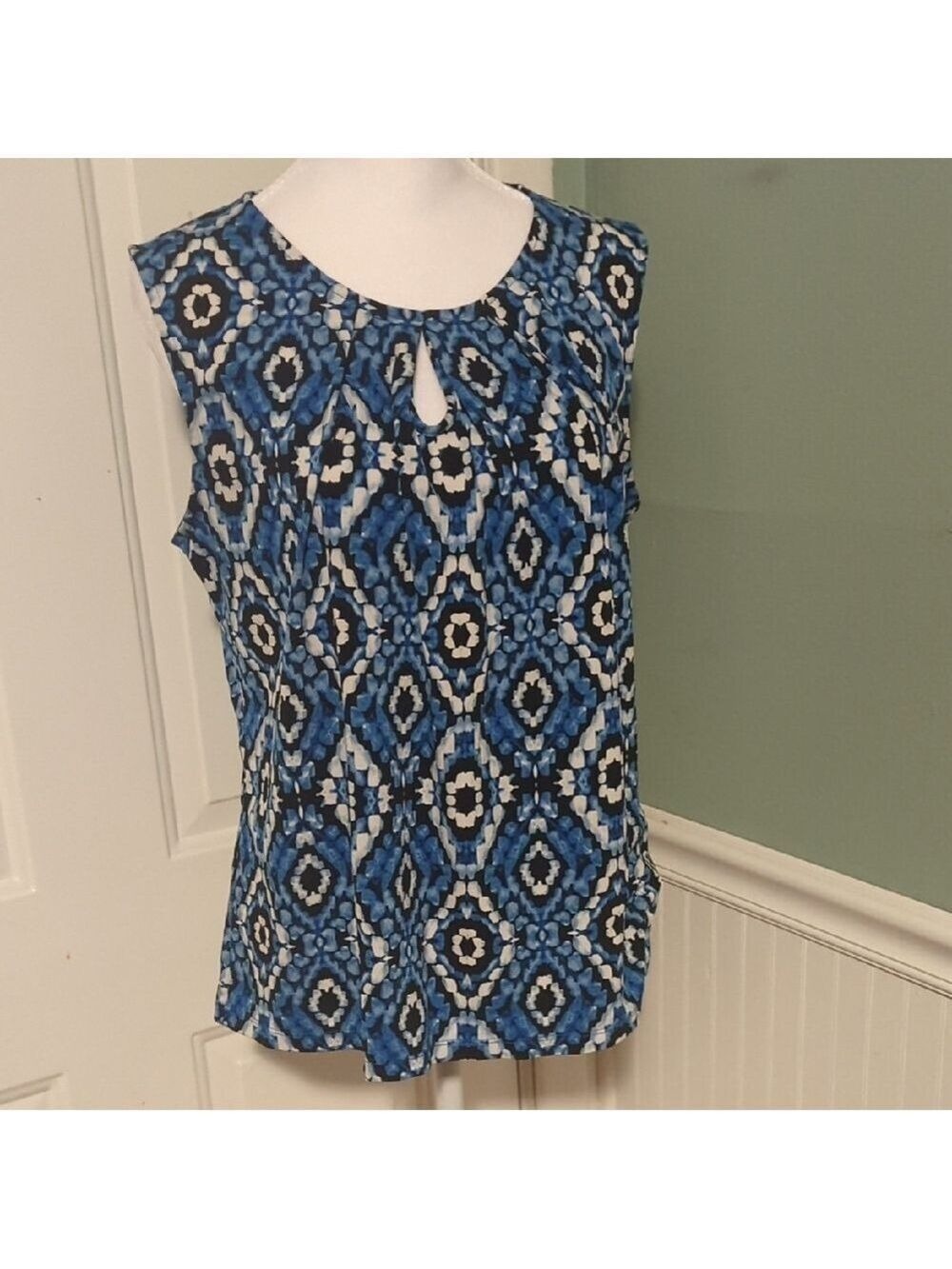 Kasper Petite Large Geometric Blue Sleeveless Blouse